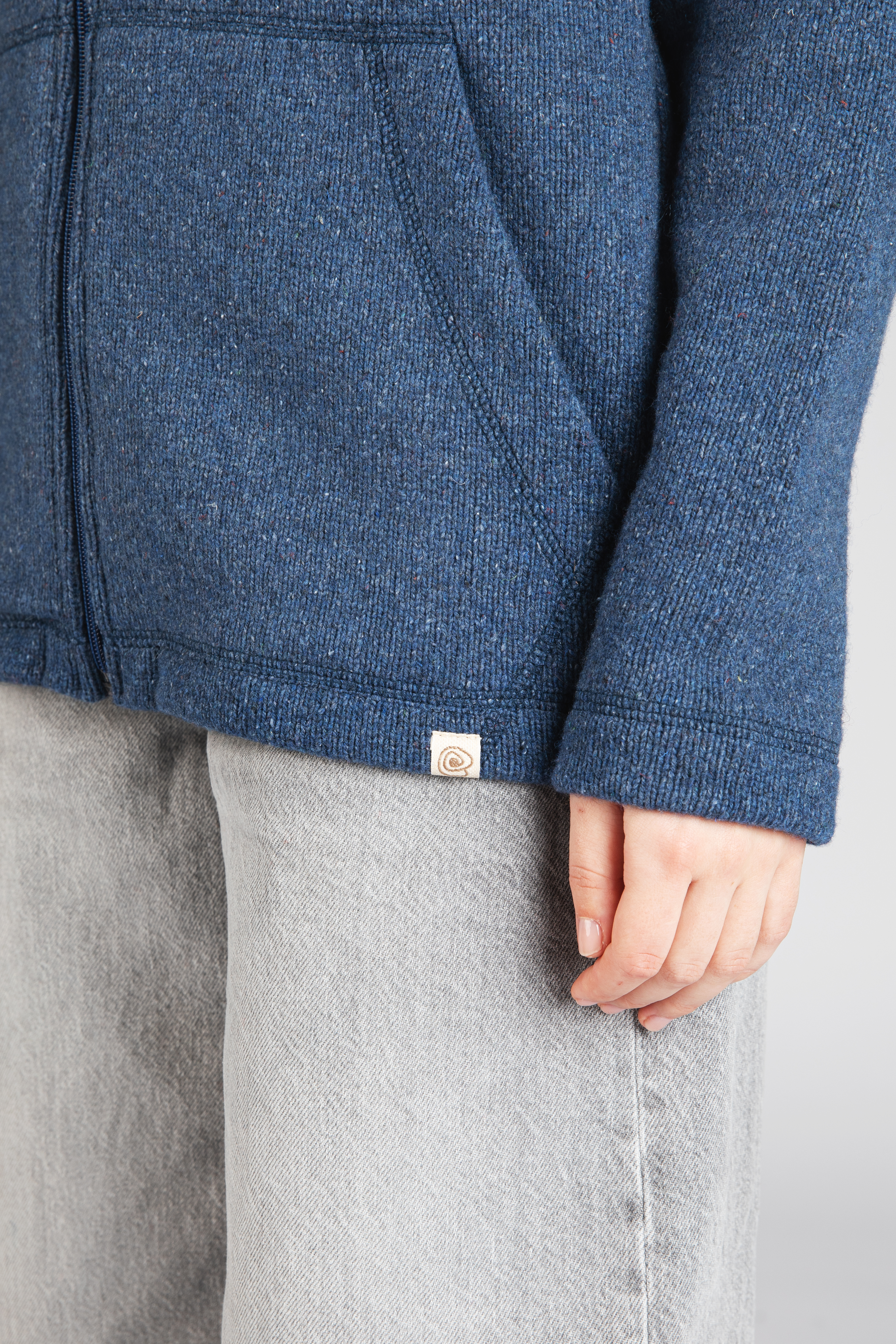 Damen Jacke mit Reißverschluss aus Merinowolle & Seide - Recyclinggarn