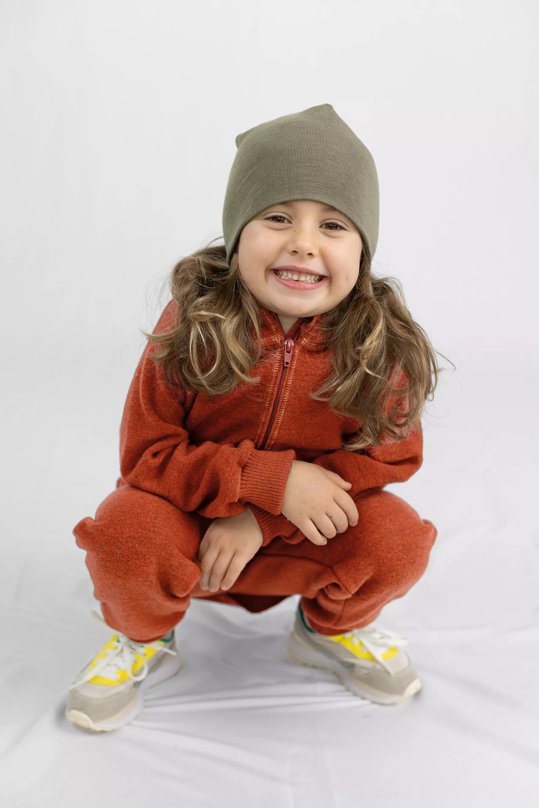 705541 olive