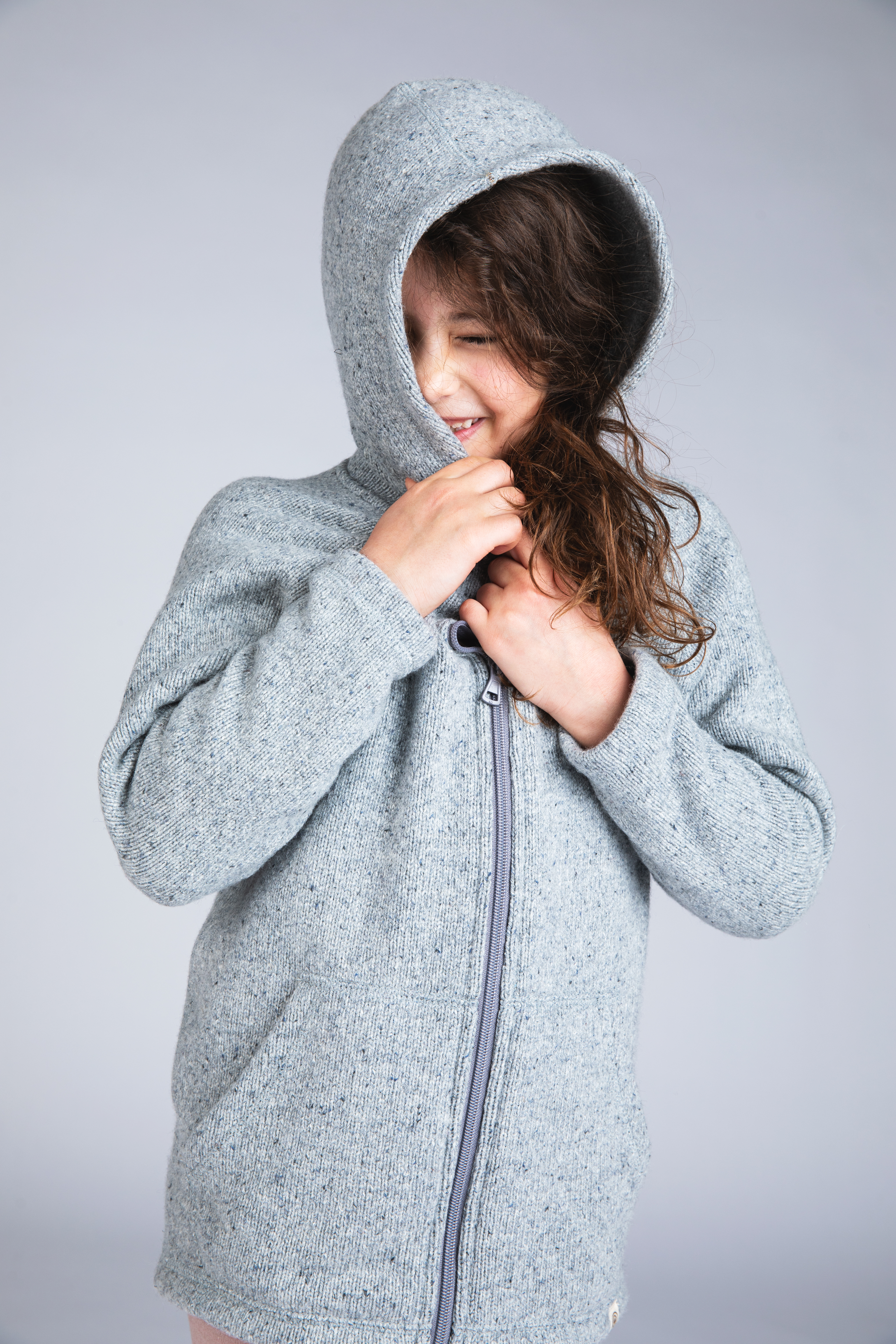 Children's merinowool &amp; silk hooded jacket with a zipper - recycled yarn
