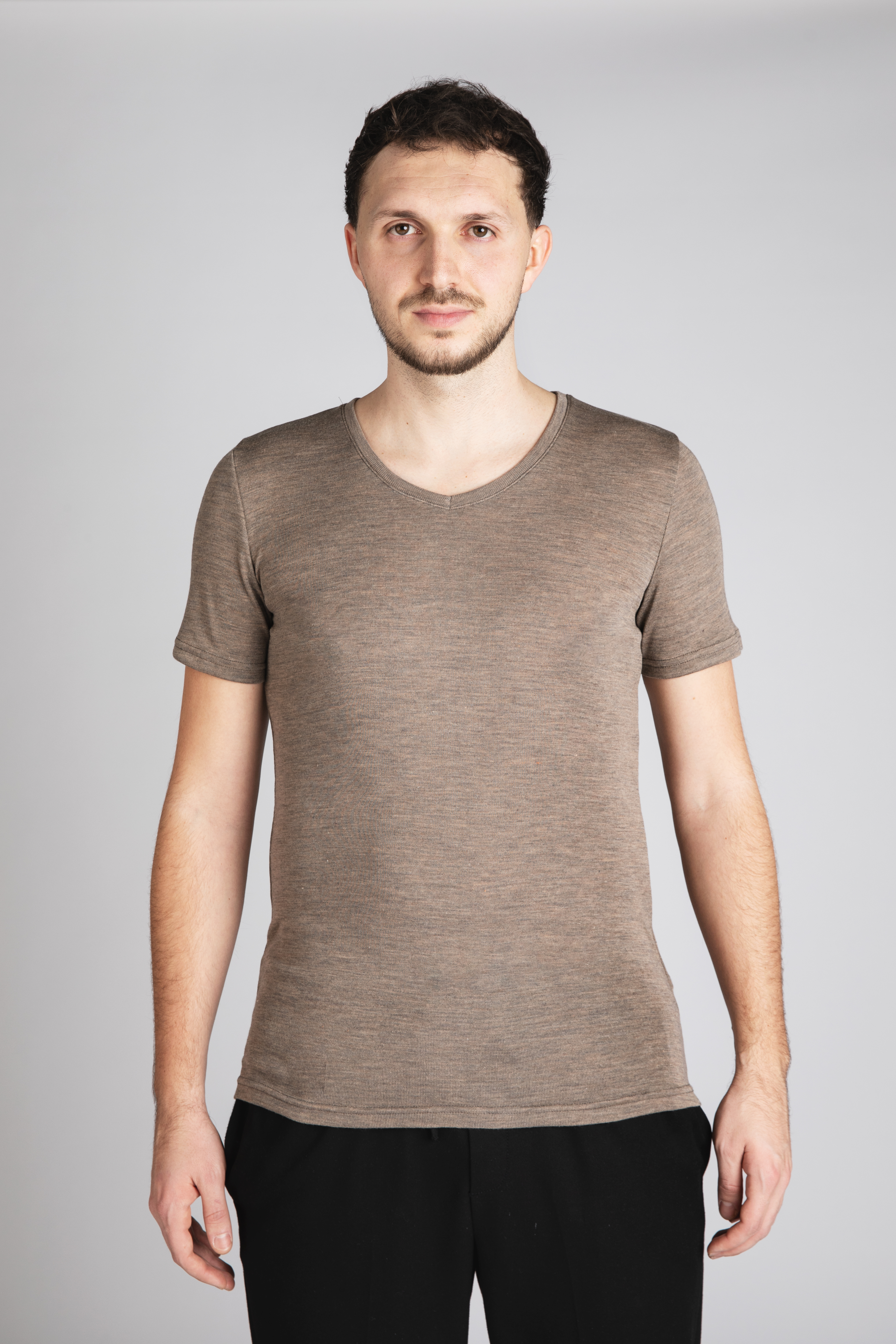 T-Shirt Herren mit V-Ausschnitt aus Merinowolle & Seide, GOTS