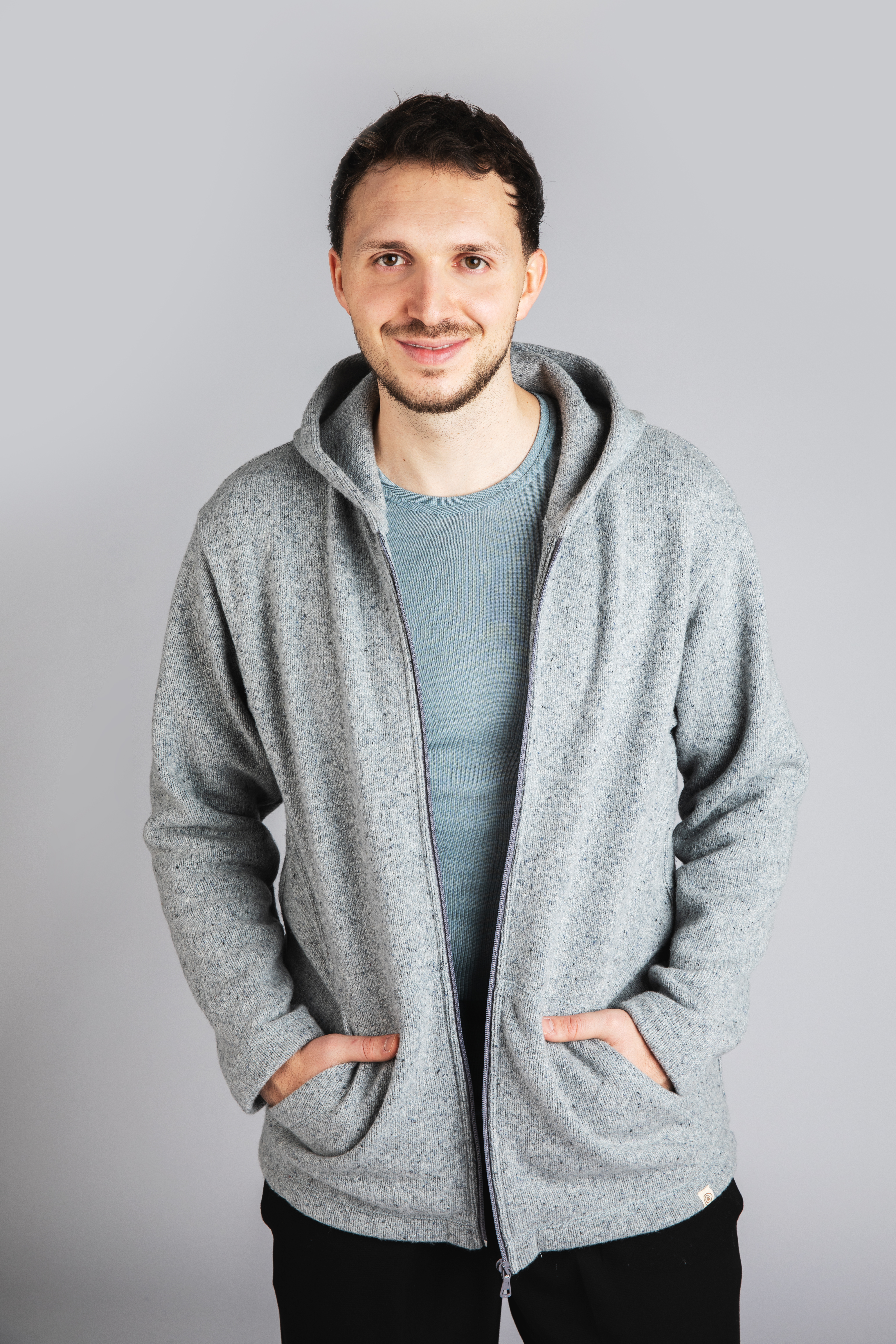Men's fitted hooded jacket in recycling yarn, merino wool &amp; silk