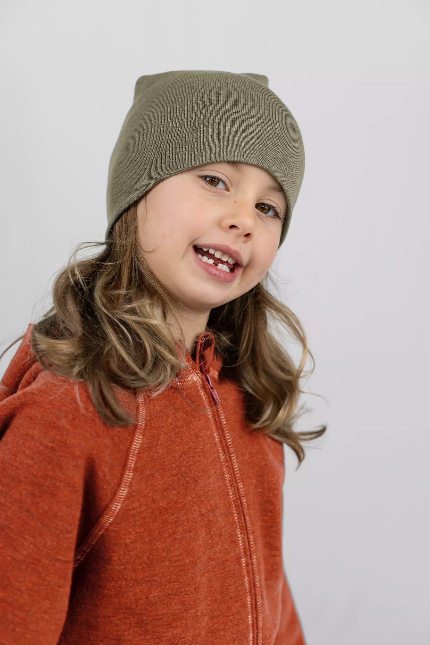 705541 olive