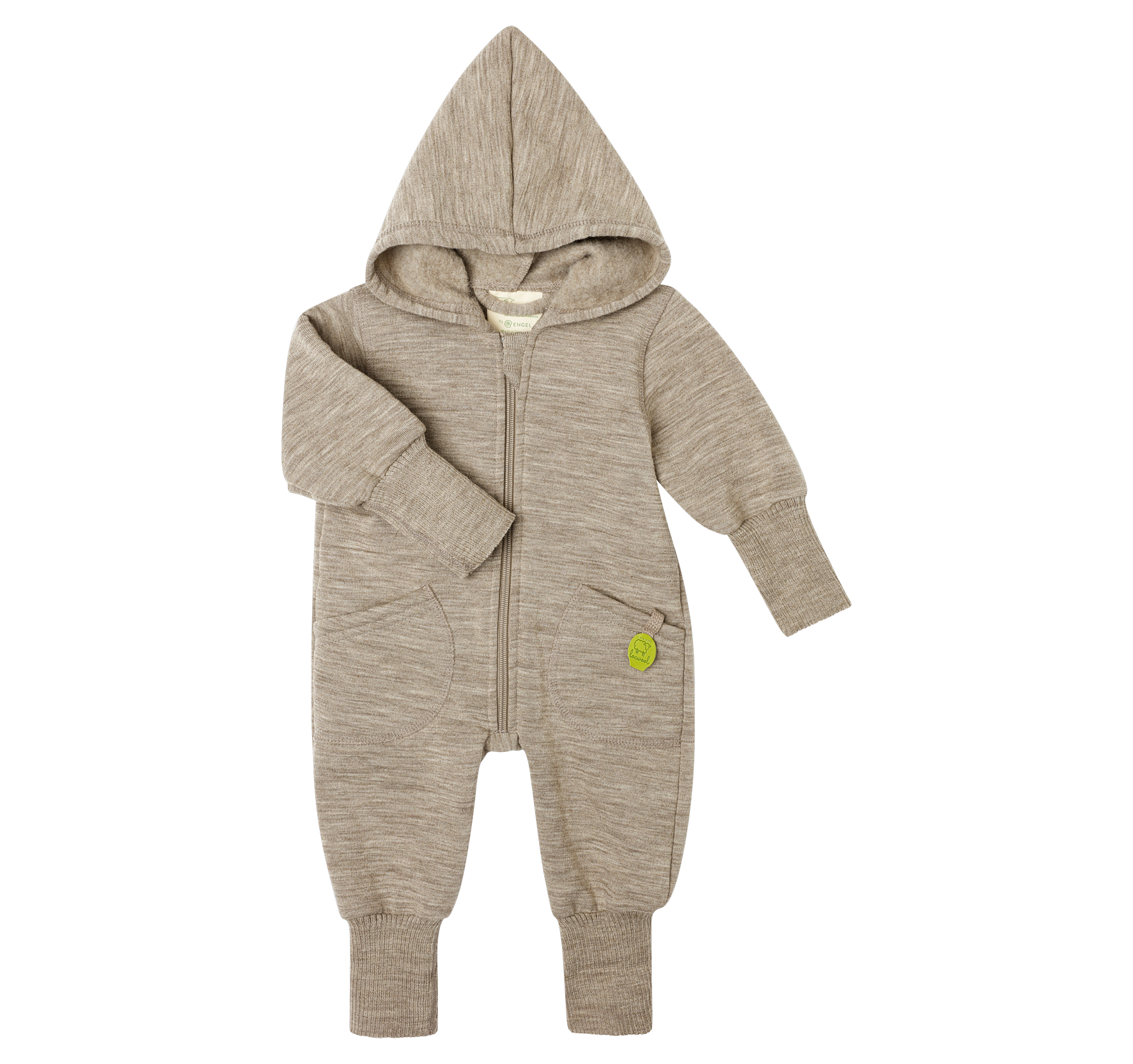 Babyoverall aus süddeutscher Schurwolle von Merinolandschafen mit Zipfelkapuze sowie umschlagbaren, gerippten Bündchen an den Armen und kleinem Logo-Patch.