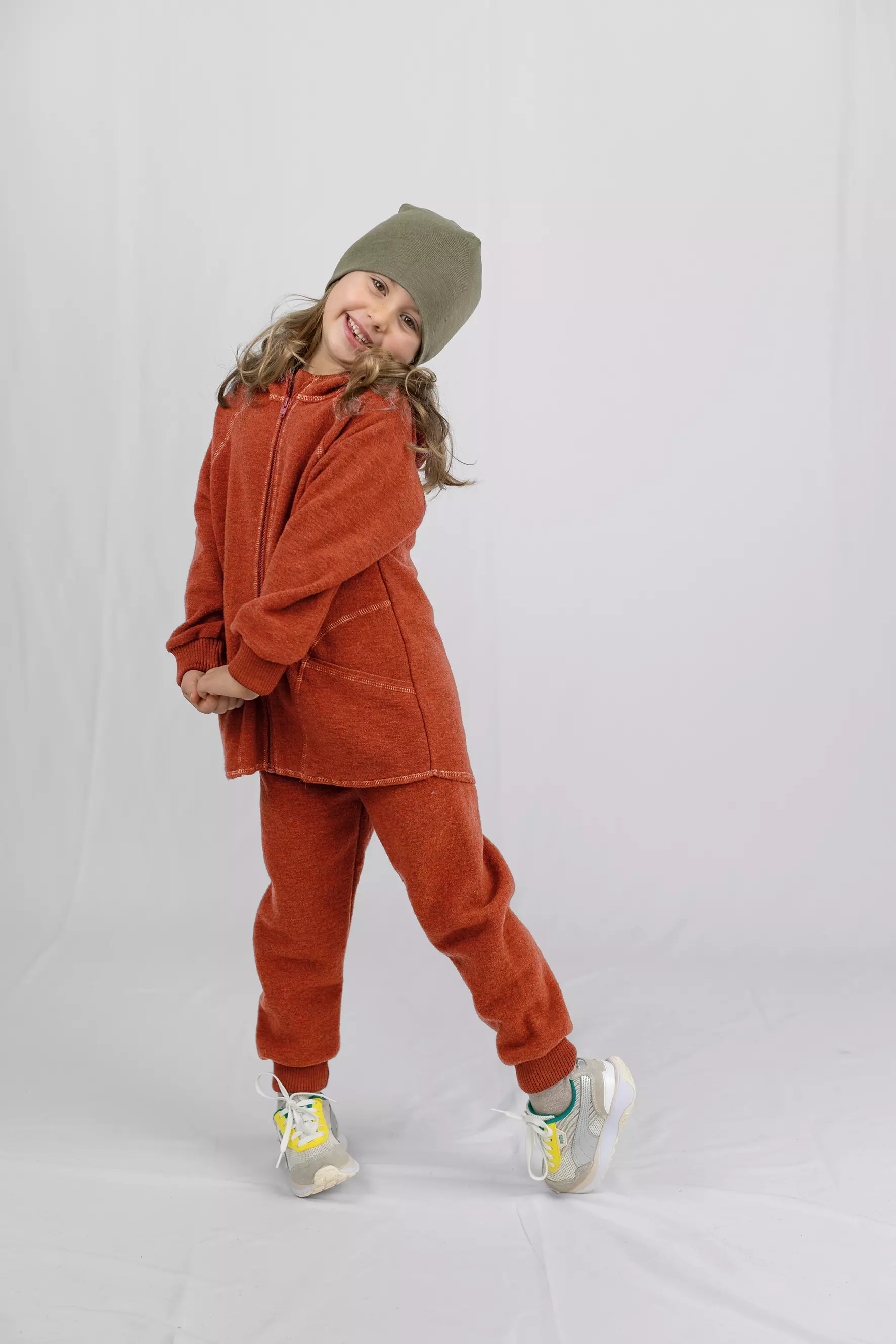 705541 olive