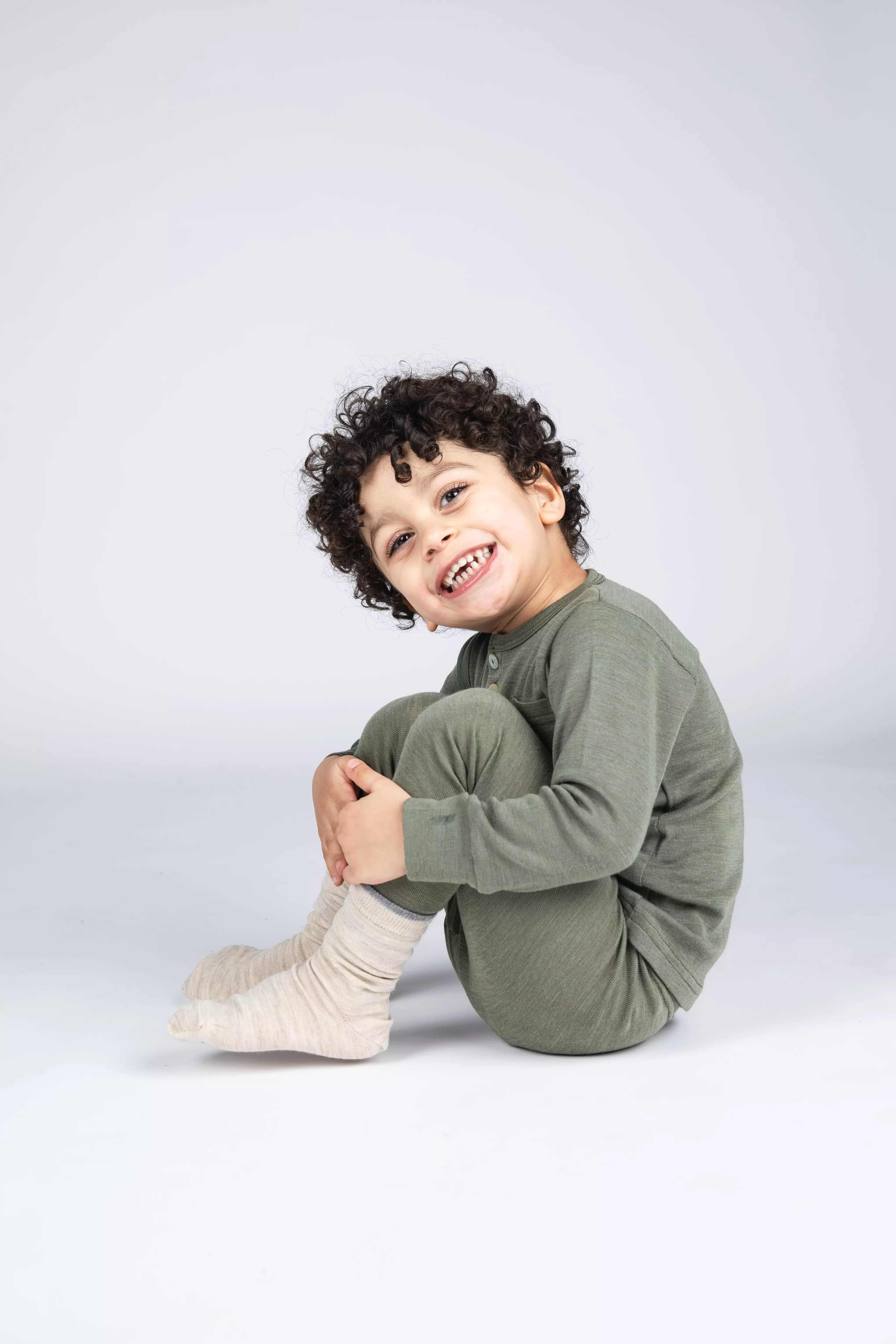 704500 olive